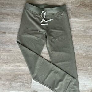 Olive Green FIGS scrub pants. Small & tall.